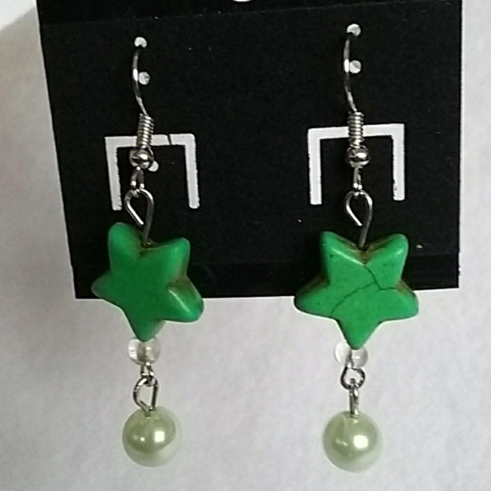 Green star beaded hook earrings